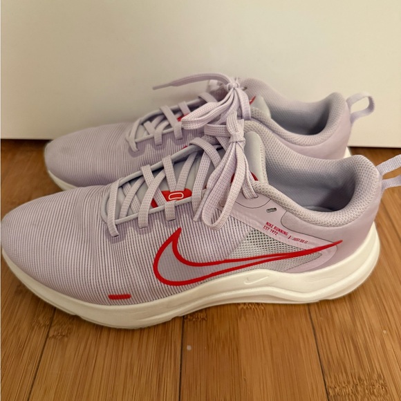 Nike Women\'s Sneakers - Light Purple and Bright Red